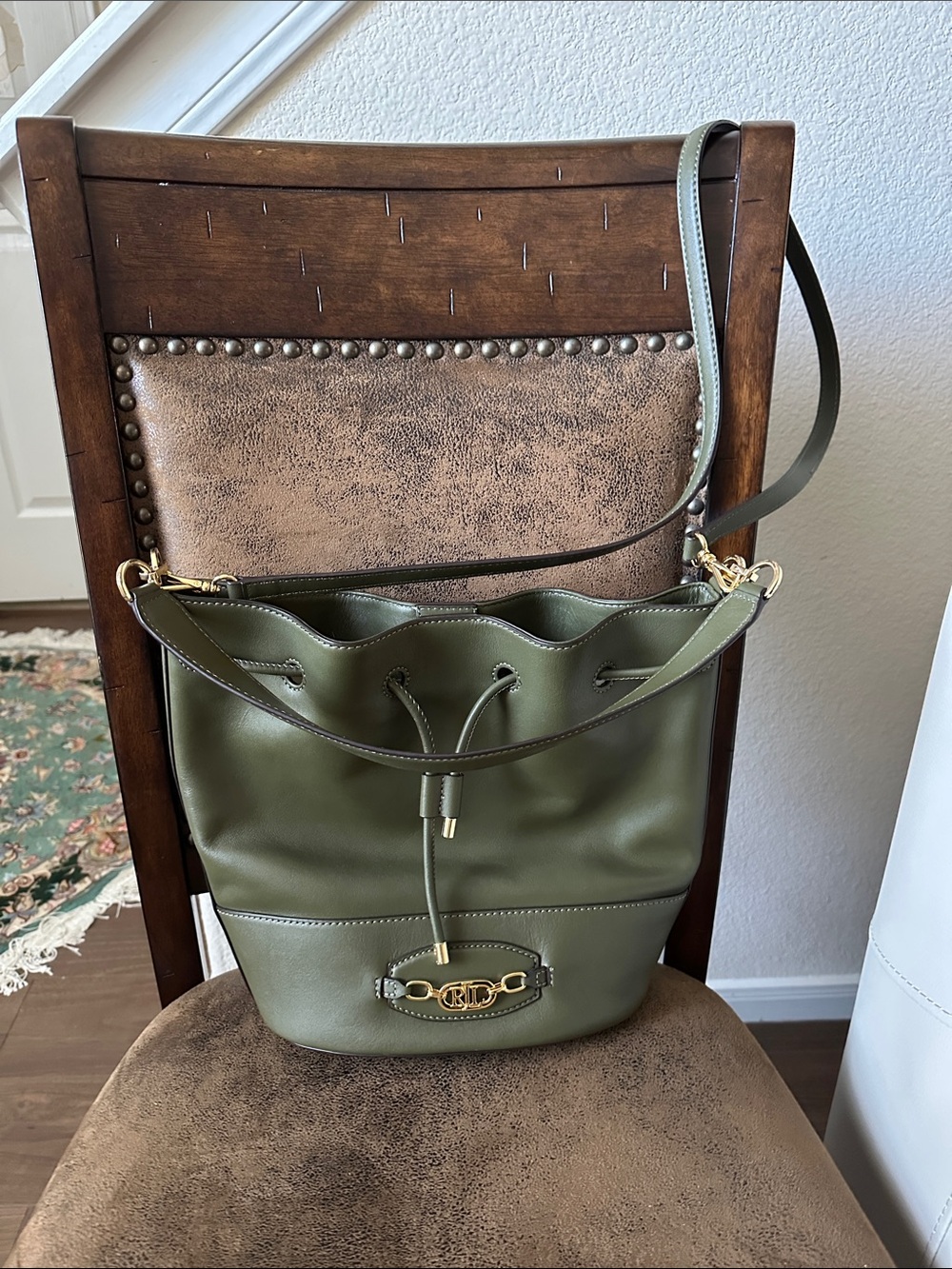 Lauren Ralph Lauren Green Leather Drawstring Bucket Shoulder Bag Gold Hardware - Picture 1 of 15